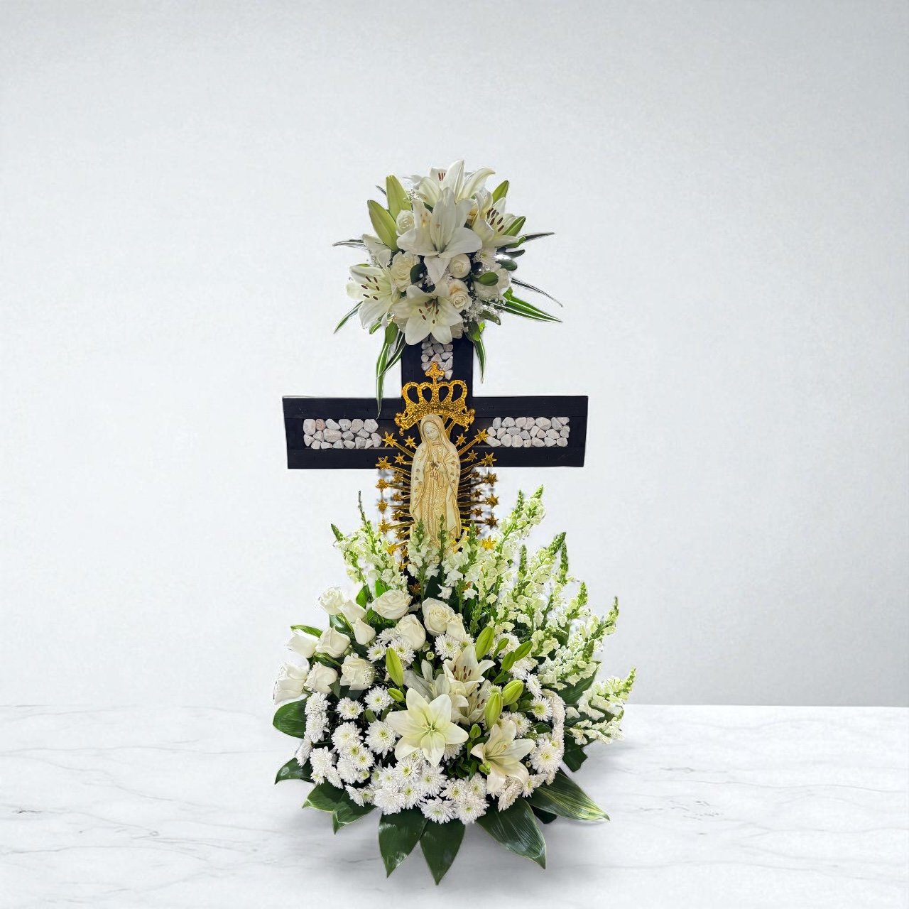 Cruz Floral con Imagen de la Virgen de Guadalupe