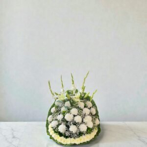 Arreglo Fúnebre Grande de Crisantemos y Lirios Blancos